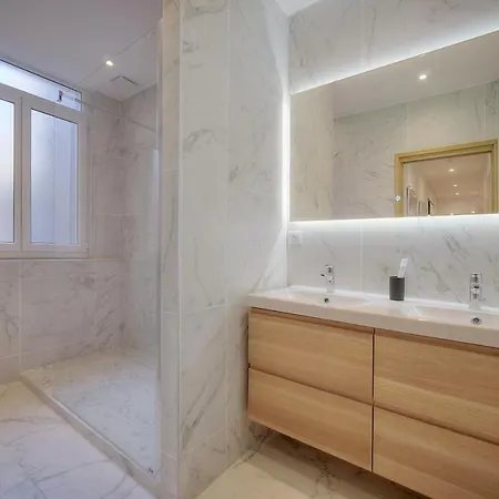 Superb Flat With 2 Bedrooms Near Palais Croisette 3p2 *